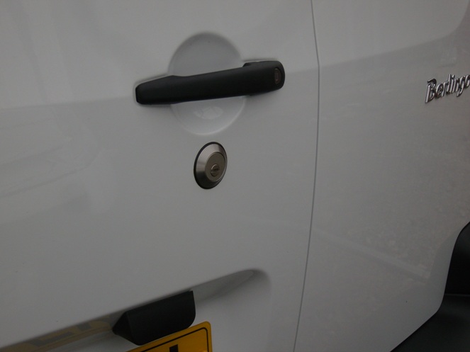 (image for) S-series - Yale style slamlock - Crew Cab